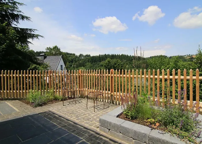 Paulus, Erholung Mitten Im Nationalpark Eifel 슈라이덴